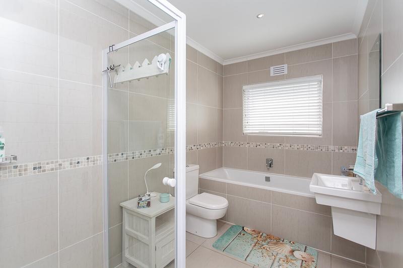 3 Bedroom Property for Sale in Sunningdale Western Cape